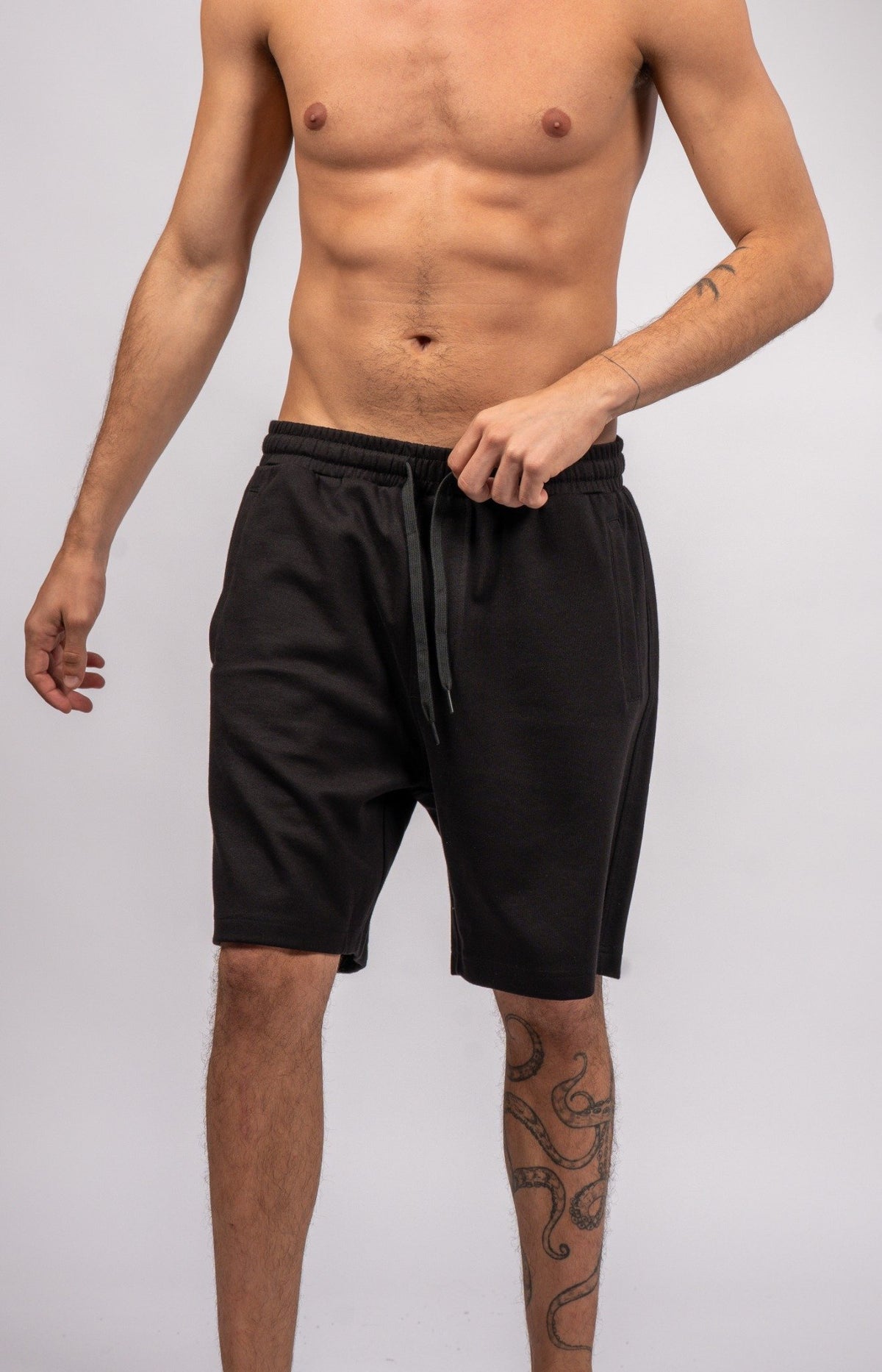 Interlock Short Jet Black